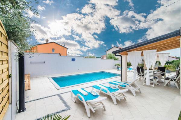 Villa Silver Novigrad With Private Pool Exterior foto